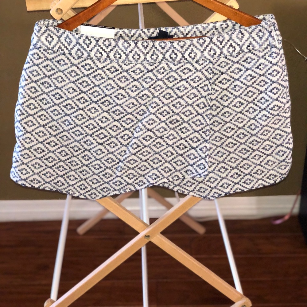 Gap NWT Aztec skort
